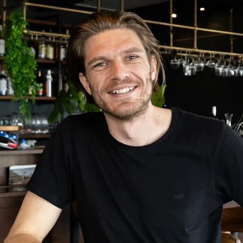 Eigenaar Alex Jansen van Studio SEOcrates. SEO-specialist, copywriter en content writer voor zzp'ers, mkb-bedrijven en start-ups.